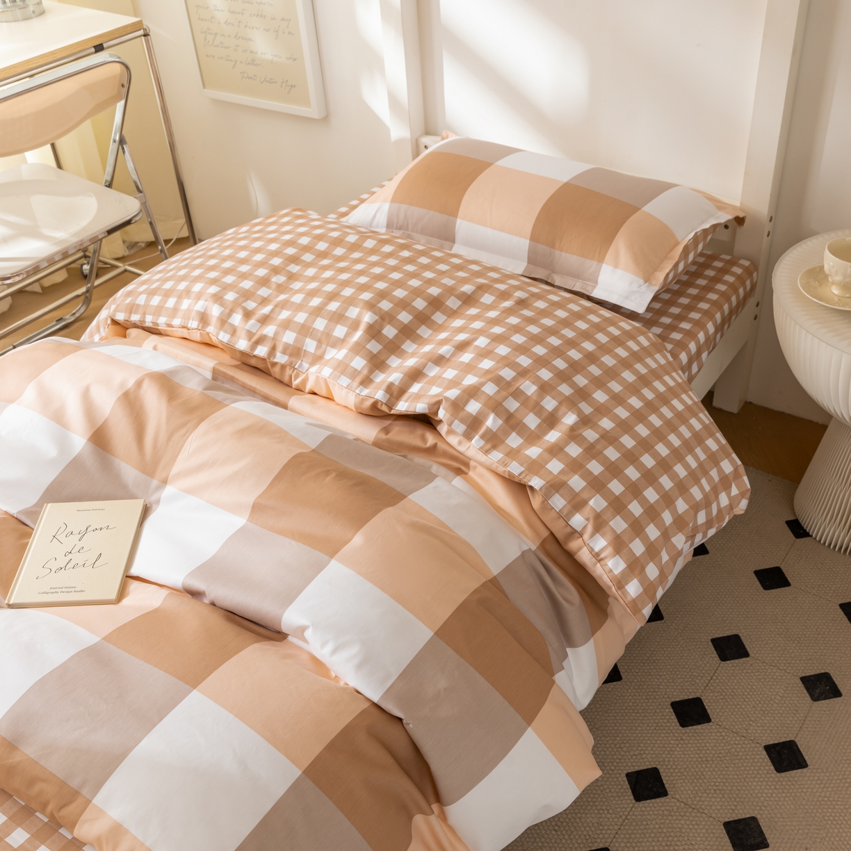 91家纺网 家纺一手货源 找家纺 贝兰仙奴 2025新款13372全棉印花简约学生三件套 粉大格