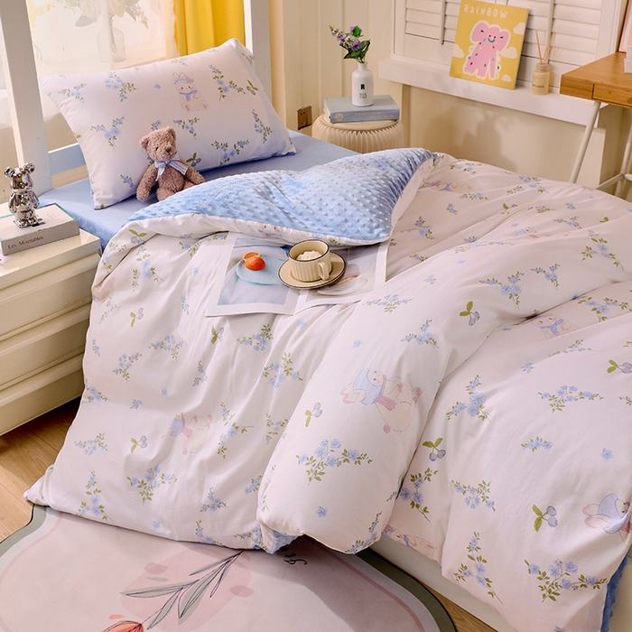 91家纺网 家纺一手货源 找家纺 金鑫汇2025新款学生上下铺棉加豆豆绒三件套 花丛兔