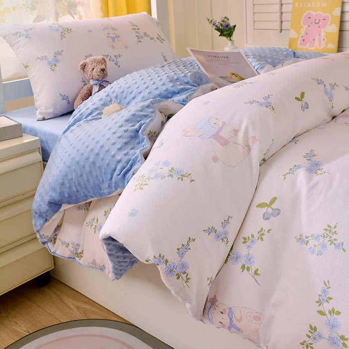 91家纺网 家纺一手货源 找家纺 金鑫汇2025新款学生上下铺棉加豆豆绒三件套 花丛兔