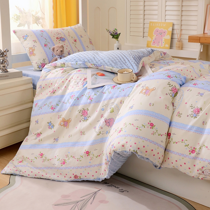 91家纺网 家纺一手货源 找家纺 金鑫汇2025新款学生上下铺棉加豆豆绒三件套 快乐萌兔