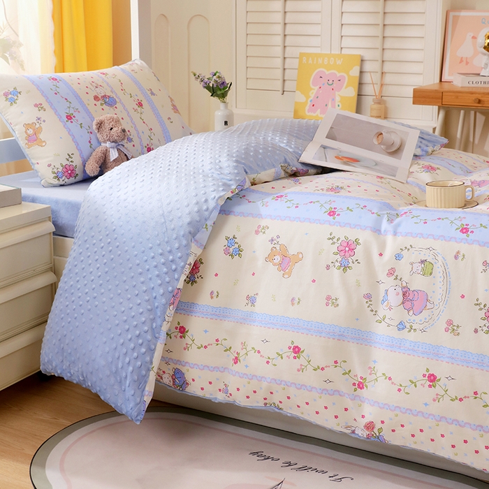 91家纺网 家纺一手货源 找家纺 金鑫汇2025新款学生上下铺棉加豆豆绒三件套 快乐萌兔