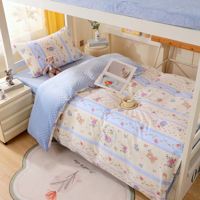 91家纺网 家纺一手货源 找家纺 金鑫汇2025新款学生上下铺棉加豆豆绒三件套 快乐萌兔