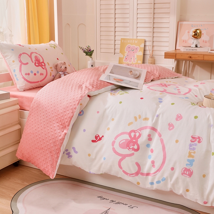 91家纺网 家纺一手货源 找家纺 金鑫汇2025新款学生上下铺棉加豆豆绒三件套 奇趣小兔