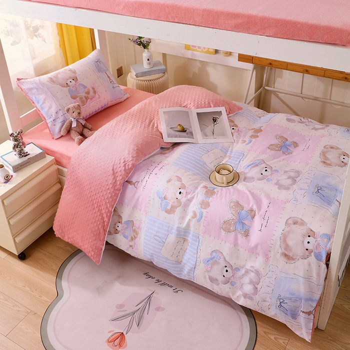 91家纺网 家纺一手货源 找家纺 金鑫汇2025新款学生上下铺棉加豆豆绒三件套 熊熊精灵