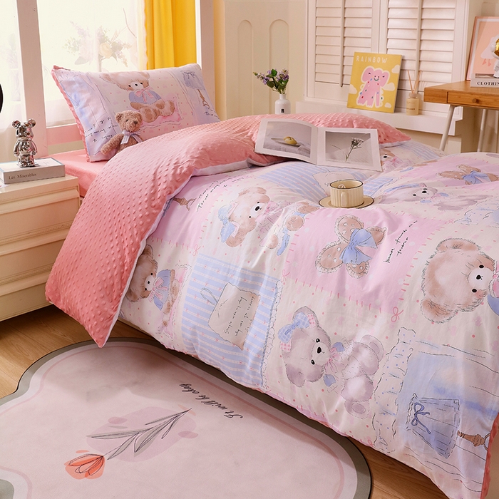 91家纺网 家纺一手货源 找家纺 金鑫汇2025新款学生上下铺棉加豆豆绒三件套 熊熊精灵