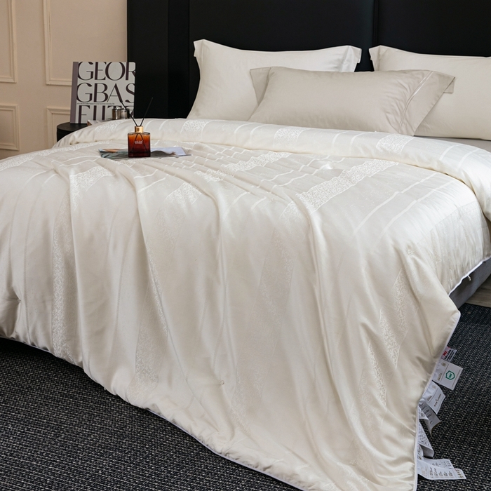 91家纺网 家纺一手货源 找家纺 蚕阿婆2025新款6A双宫茧蚕丝被芯蚕阿婆提花蚕丝被芯-索若亚 索若亚-白色