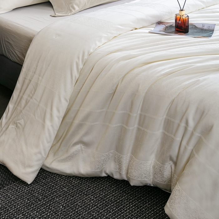 91家纺网 家纺一手货源 找家纺 蚕阿婆2025新款6A双宫茧蚕丝被芯蚕阿婆提花蚕丝被芯-索若亚 索若亚-白色