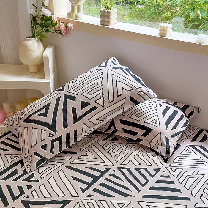 91家纺网 家纺一手货源 找家纺 梵巢家纺 2025新款加厚芦荟棉床单磨毛化纤床单 三角几何