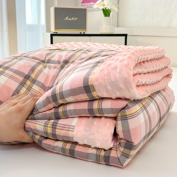 91家纺网 家纺一手货源 找家纺 鸣升家纺 2025新款全棉豆豆被被子被芯 莫妮卡粉