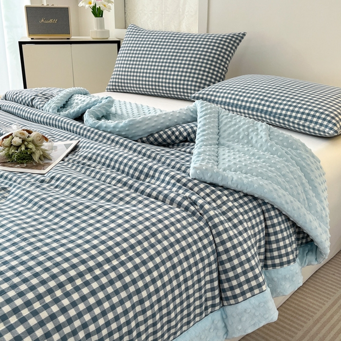 91家纺网 家纺一手货源 找家纺 鸣升家纺 2025新款全棉豆豆被被子被芯 浅蓝小格