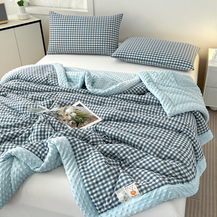 91家纺网 家纺一手货源 找家纺 鸣升家纺 2025新款全棉豆豆被被子被芯 浅蓝小格