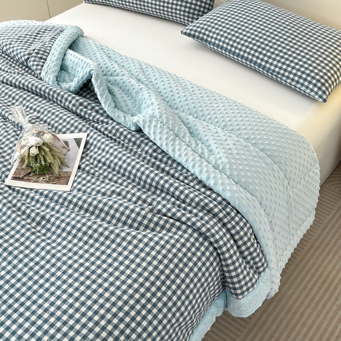 91家纺网 家纺一手货源 找家纺 鸣升家纺 2025新款全棉豆豆被被子被芯 浅蓝小格