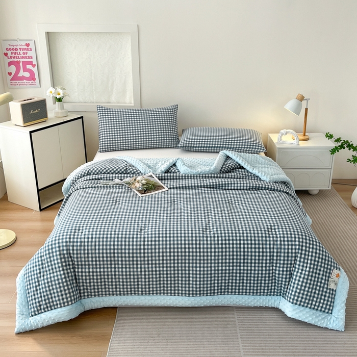 91家纺网 家纺一手货源 找家纺 鸣升家纺 2025新款全棉豆豆被被子被芯 浅蓝小格