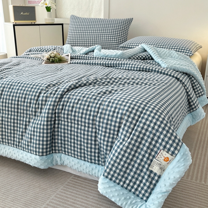 91家纺网 家纺一手货源 找家纺 鸣升家纺 2025新款全棉豆豆被被子被芯 浅蓝小格