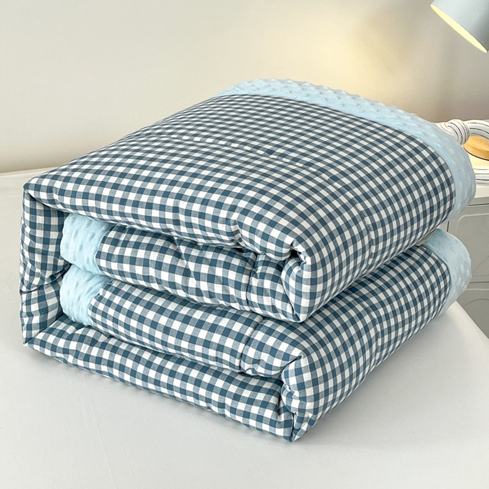 91家纺网 家纺一手货源 找家纺 鸣升家纺 2025新款全棉豆豆被被子被芯 浅蓝小格