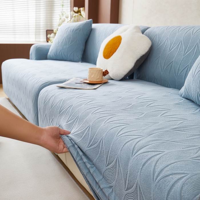 91家纺网 家纺一手货源 找家纺 丝绮鹿 2025新款雕花绒玉叶沙发套直排松紧款 玉叶-淡蓝