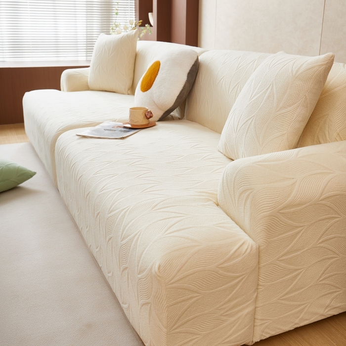 91家纺网 家纺一手货源 找家纺 丝绮鹿 2025新款雕花绒玉叶沙发套直排松紧款 玉叶-米白