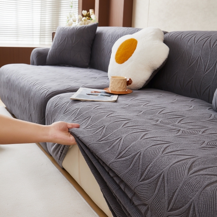 91家纺网 家纺一手货源 找家纺 丝绮鹿 2025新款雕花绒玉叶沙发套直排松紧款 玉叶-深灰