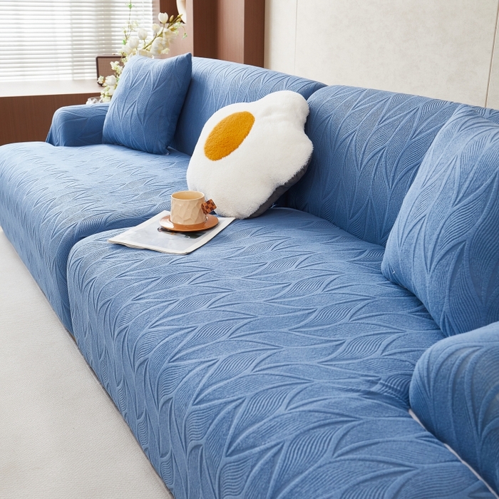 91家纺网 家纺一手货源 找家纺 丝绮鹿 2025新款雕花绒玉叶沙发套直排松紧款 玉叶-水蓝