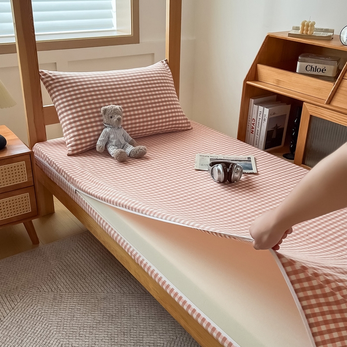 91家纺网 家纺一手货源 找家纺 鸣升家纺 2025新款全棉纯棉色织水洗棉学生三件套 粉小格