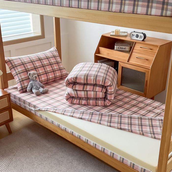 91家纺网 家纺一手货源 找家纺 鸣升家纺 2025新款全棉纯棉色织水洗棉学生三件套 莫妮卡粉