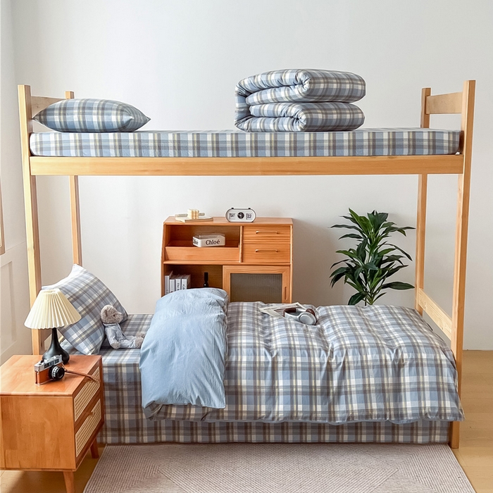 91家纺网 家纺一手货源 找家纺 鸣升家纺 2025新款全棉纯棉色织水洗棉学生三件套 莫妮卡兰