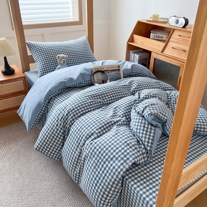 91家纺网 家纺一手货源 找家纺 鸣升家纺 2025新款全棉纯棉色织水洗棉学生三件套 浅蓝小格