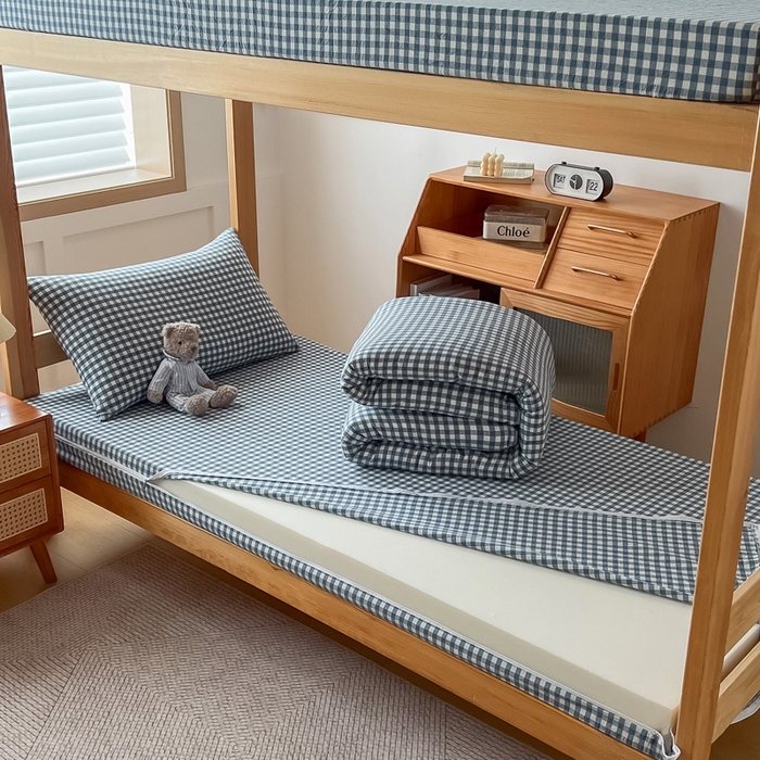 91家纺网 家纺一手货源 找家纺 九沐良品 2025新款全棉纯棉色织水洗棉学生三件套宿舍三件套上下铺三件套 浅蓝小格