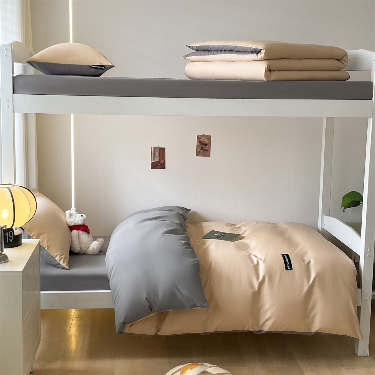 91家纺网 家纺一手货源 找家纺 笙意家纺 2025新款全棉纯棉简约黑标学生三件套 黑标款-奶茶+中灰