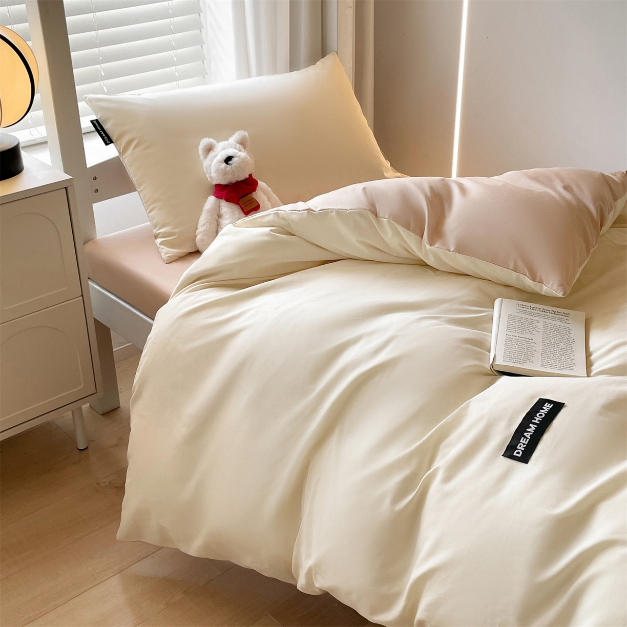 91家纺网 家纺一手货源 找家纺 笙意家纺 2025新款全棉纯棉简约黑标学生三件套 黑标款-奶昔白+奶茶