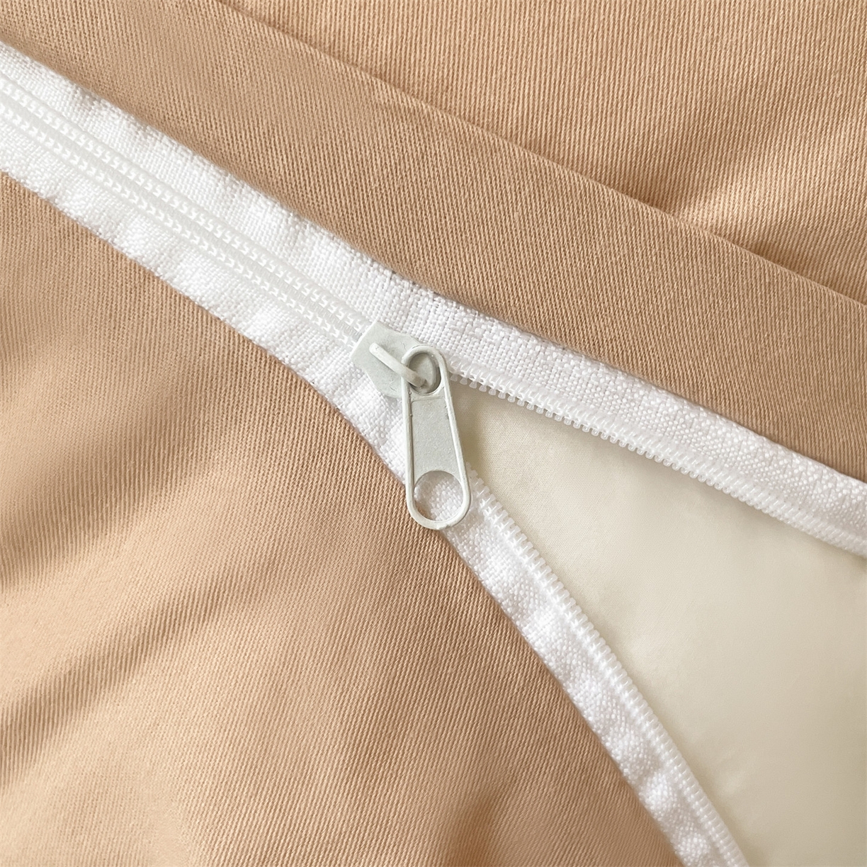 91家纺网 家纺一手货源 找家纺 笙意家纺 2025新款全棉纯棉简约黑标学生三件套 黑标款-奶昔白+奶茶