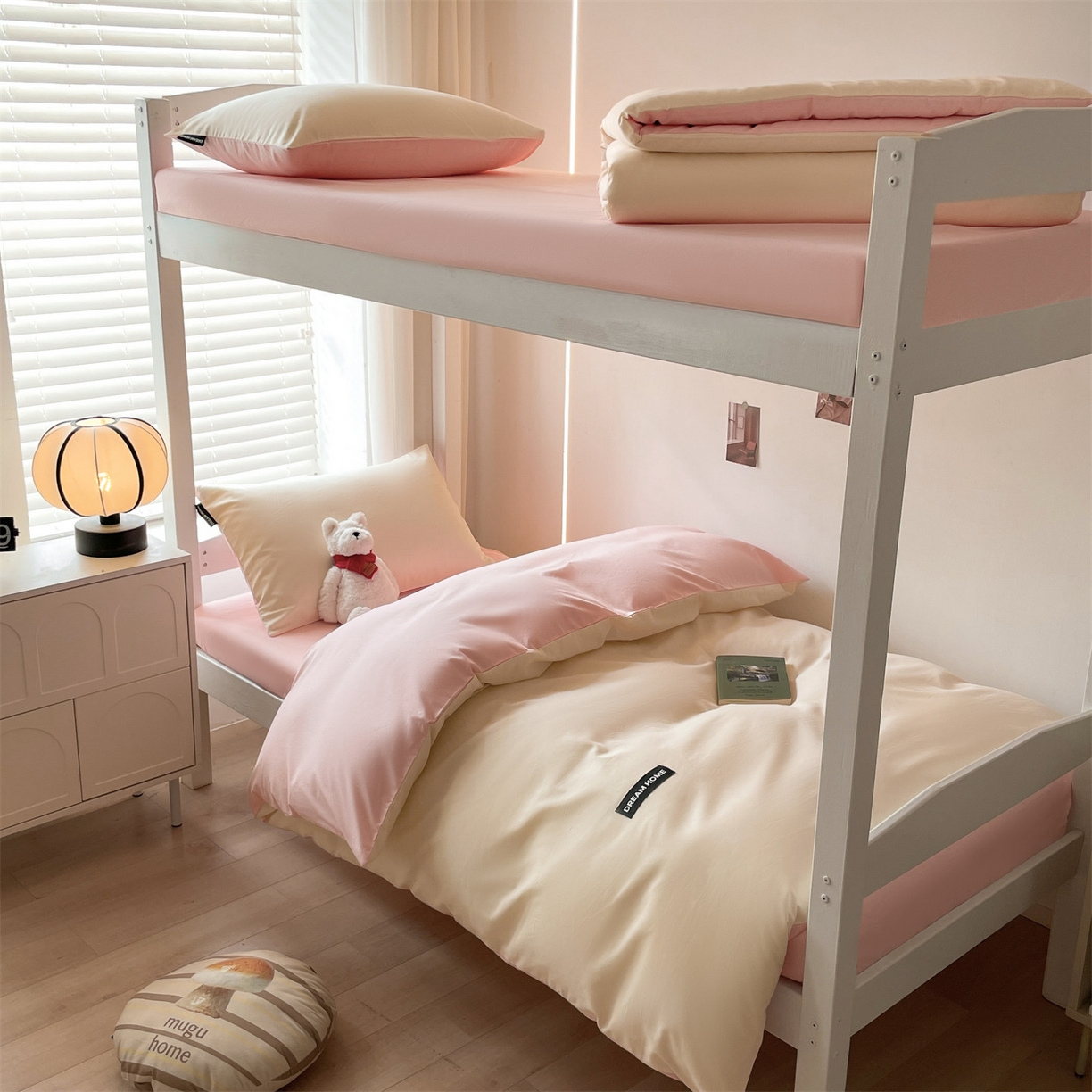 91家纺网 家纺一手货源 找家纺 笙意家纺 2025新款全棉纯棉简约黑标学生三件套 黑标款-奶昔白+奶油粉