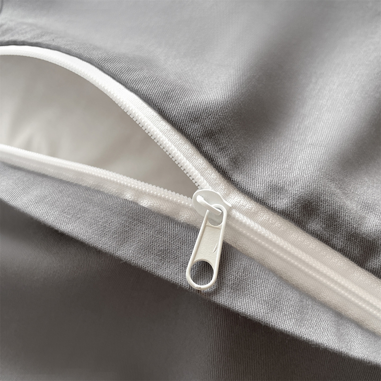 91家纺网 家纺一手货源 找家纺 笙意家纺 2025新款全棉纯棉简约黑标学生三件套 黑标款-山灰+中灰