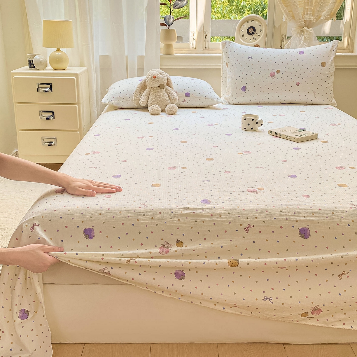 91家纺网 家纺一手货源 找家纺 眠势力 2025新款云感双层纱床单三件套ins奶油风学生宿舍床单四季通用 点点草莓