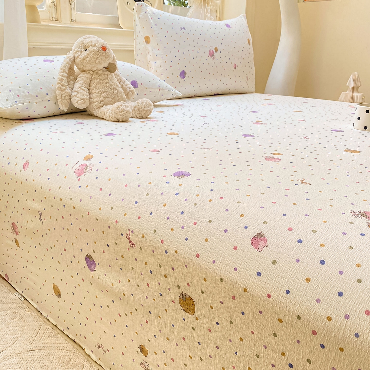 91家纺网 家纺一手货源 找家纺 眠势力 2025新款云感双层纱床单三件套ins奶油风学生宿舍床单四季通用 点点草莓