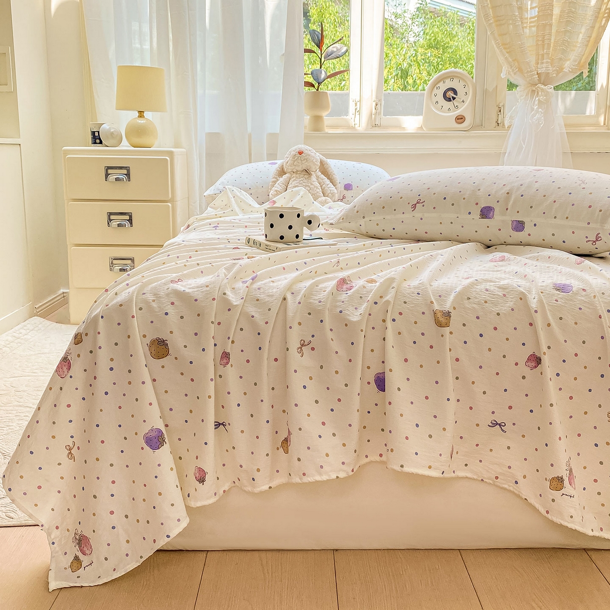 91家纺网 家纺一手货源 找家纺 眠势力 2025新款云感双层纱床单三件套ins奶油风学生宿舍床单四季通用 点点草莓