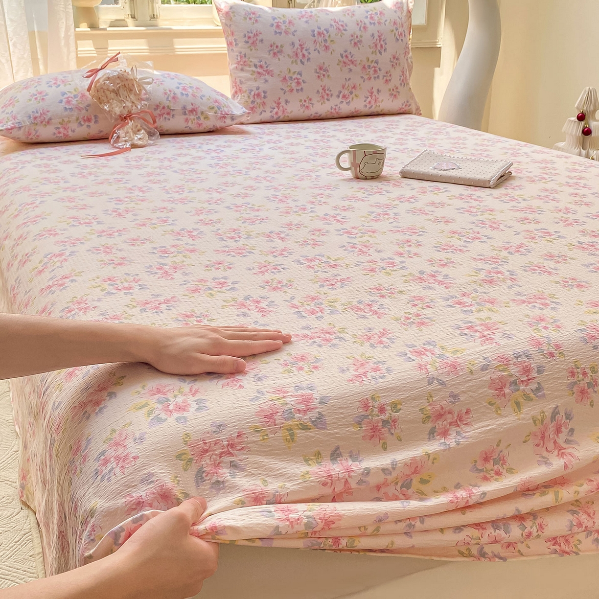 91家纺网 家纺一手货源 找家纺 眠势力 2025新款云感双层纱床单三件套ins奶油风学生宿舍床单四季通用 粉调花海