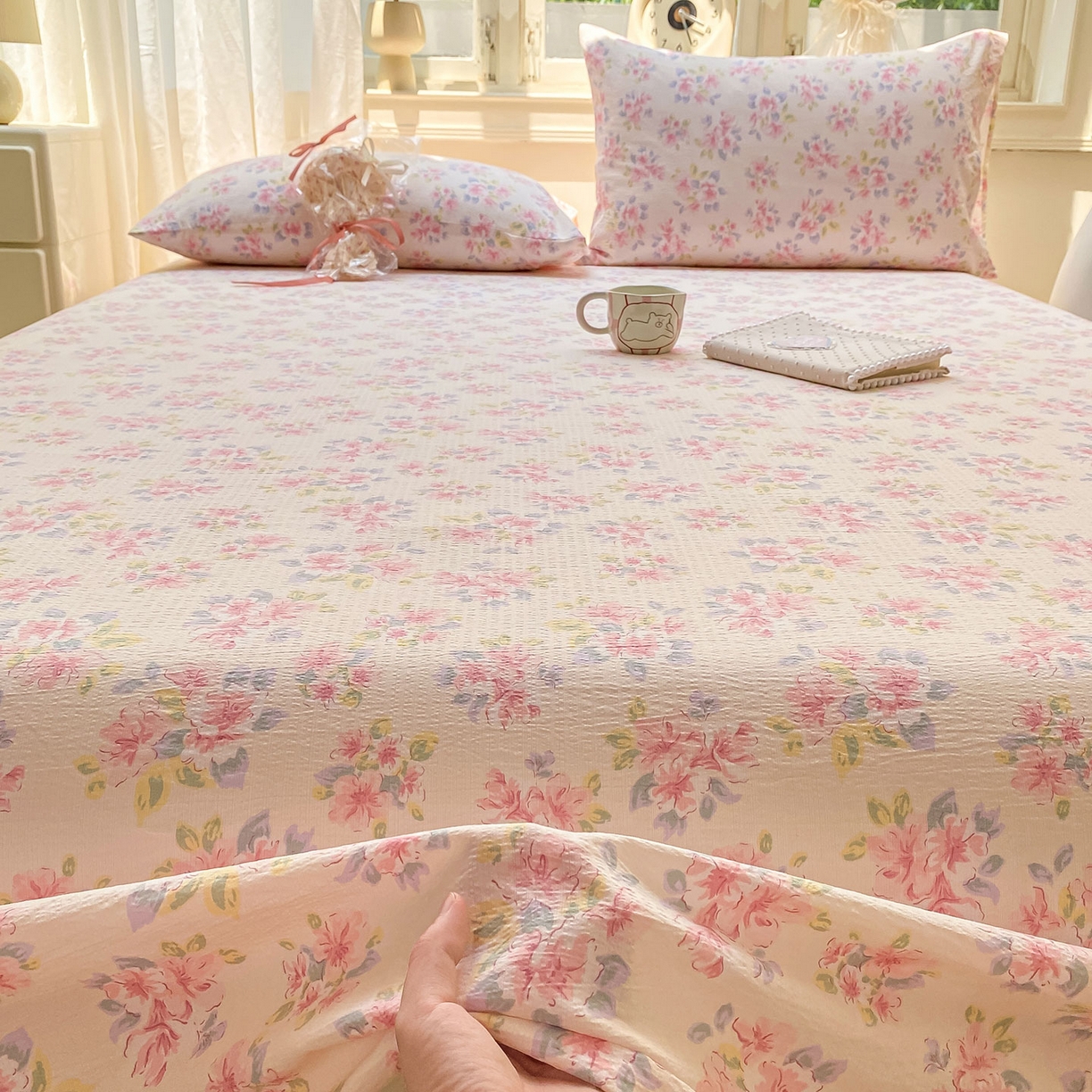 91家纺网 家纺一手货源 找家纺 眠势力 2025新款云感双层纱床单三件套ins奶油风学生宿舍床单四季通用 粉调花海