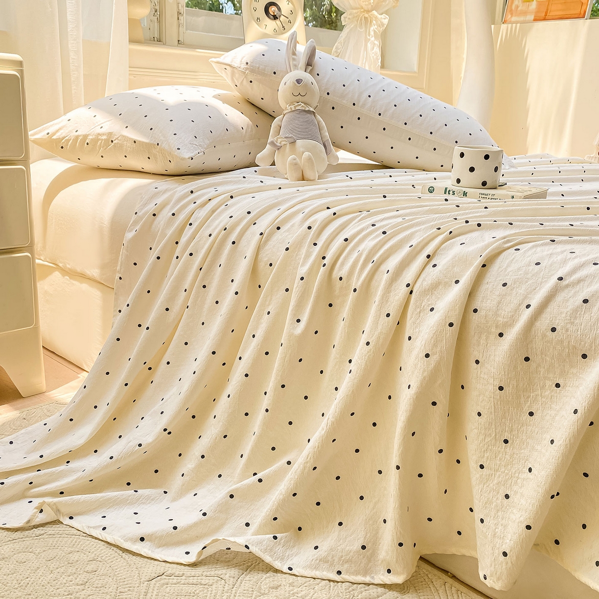 91家纺网 家纺一手货源 找家纺 眠势力 2025新款云感双层纱床单三件套ins奶油风学生宿舍床单四季通用 极简波点