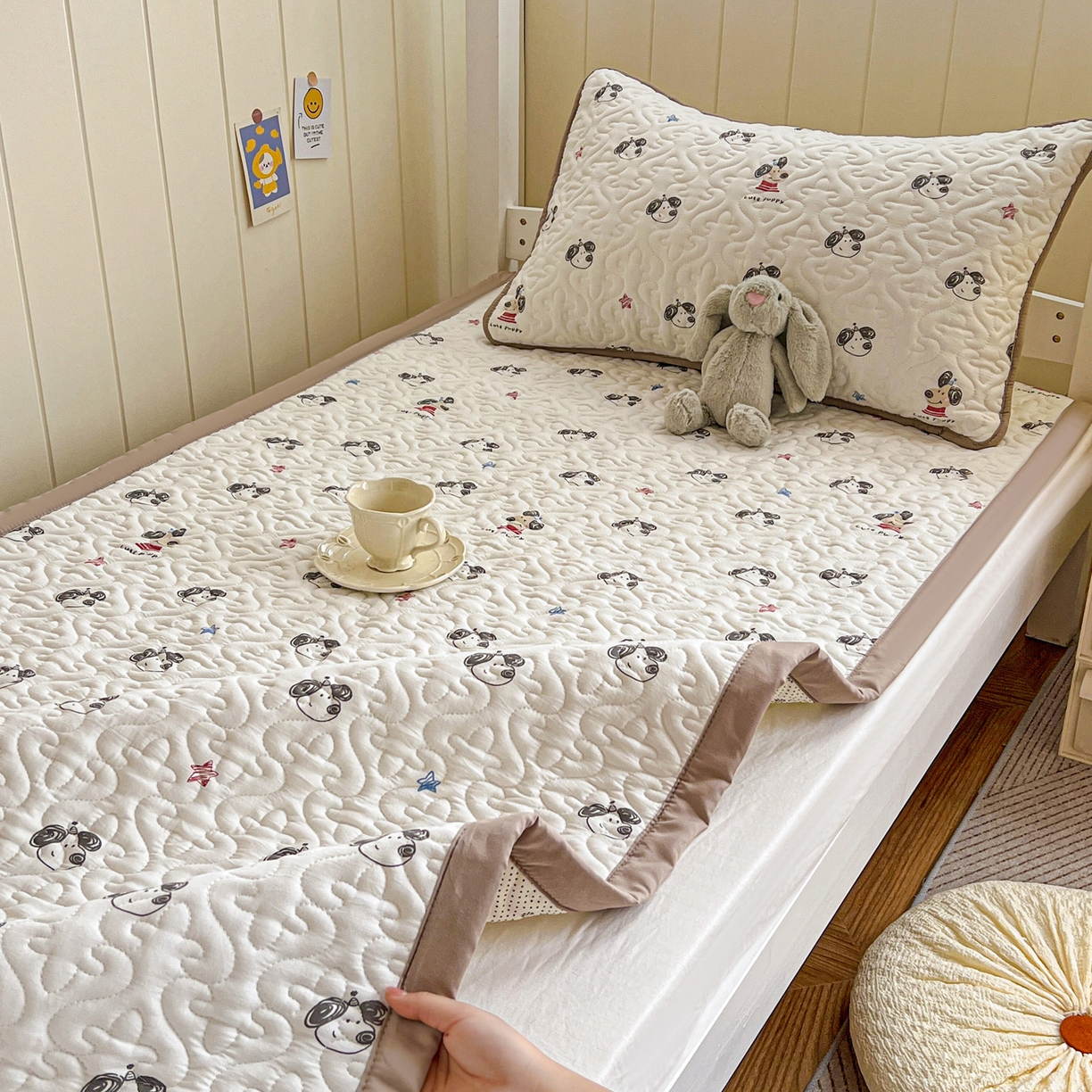 91家纺网 家纺一手货源 找家纺 纽缦家纺 2025新款A类水洗棉学生床垫垫子 淘气小狗