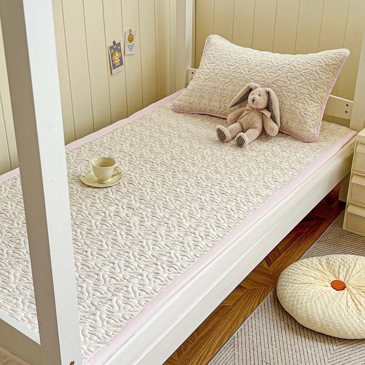 91家纺网 家纺一手货源 找家纺 纽缦家纺 2025新款A类水洗棉学生床垫垫子 甜樱恋曲