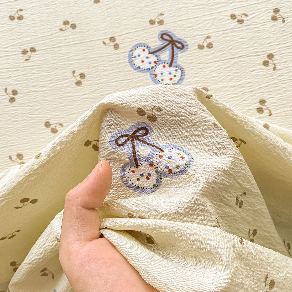 91家纺网 家纺一手货源 找家纺 眠势力 2025新款云感双层纱床单三件套ins奶油风学生宿舍床单四季通用 樱桃丸子