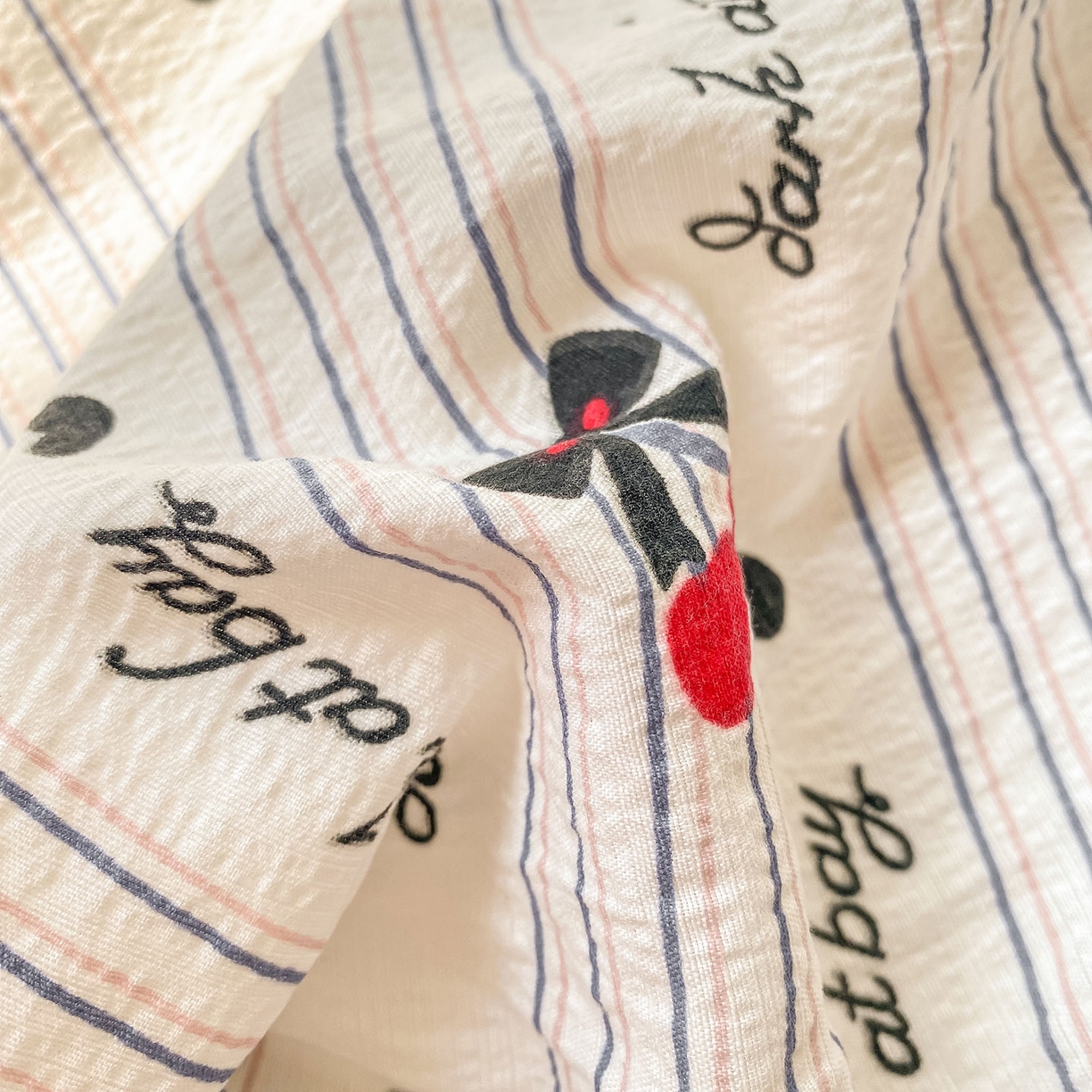 91家纺网 家纺一手货源 找家纺 眠势力 2025新款云感双层纱床单三件套ins奶油风学生宿舍床单四季通用 字母樱桃