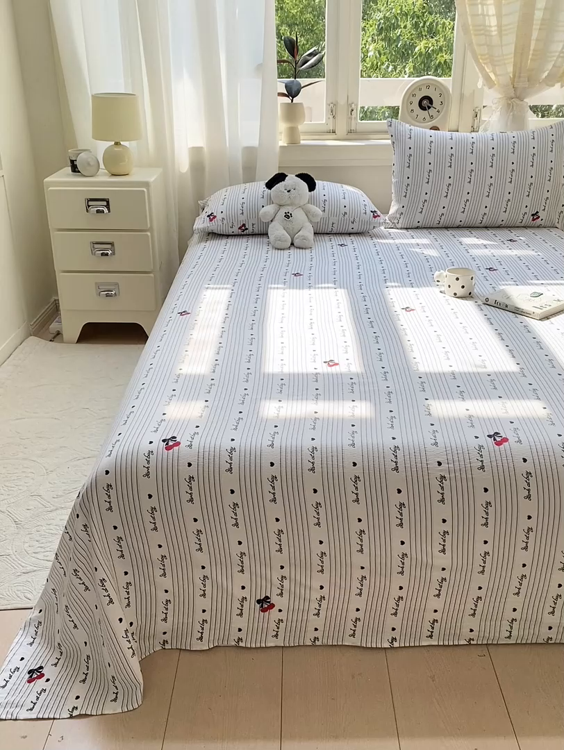 91家纺网 家纺一手货源 找家纺 眠势力 2025新款云感双层纱床单三件套ins奶油风学生宿舍床单四季通用 字母樱桃