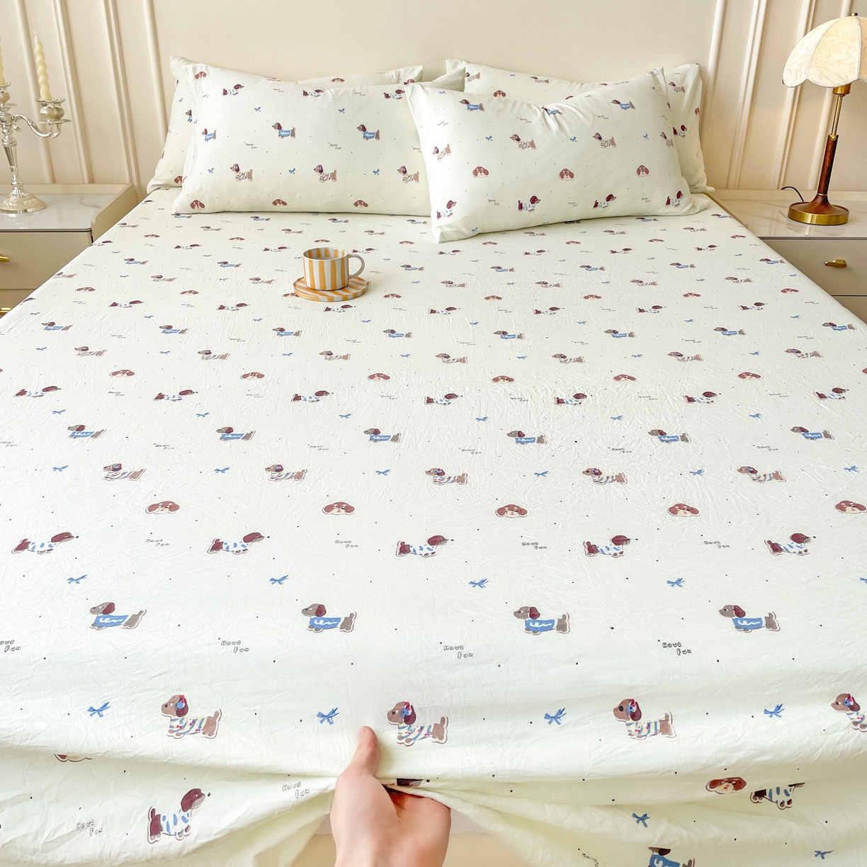 91家纺网 家纺一手货源 找家纺 纽缦家纺 2025新款水洗双层纱床单 可可腊肠犬