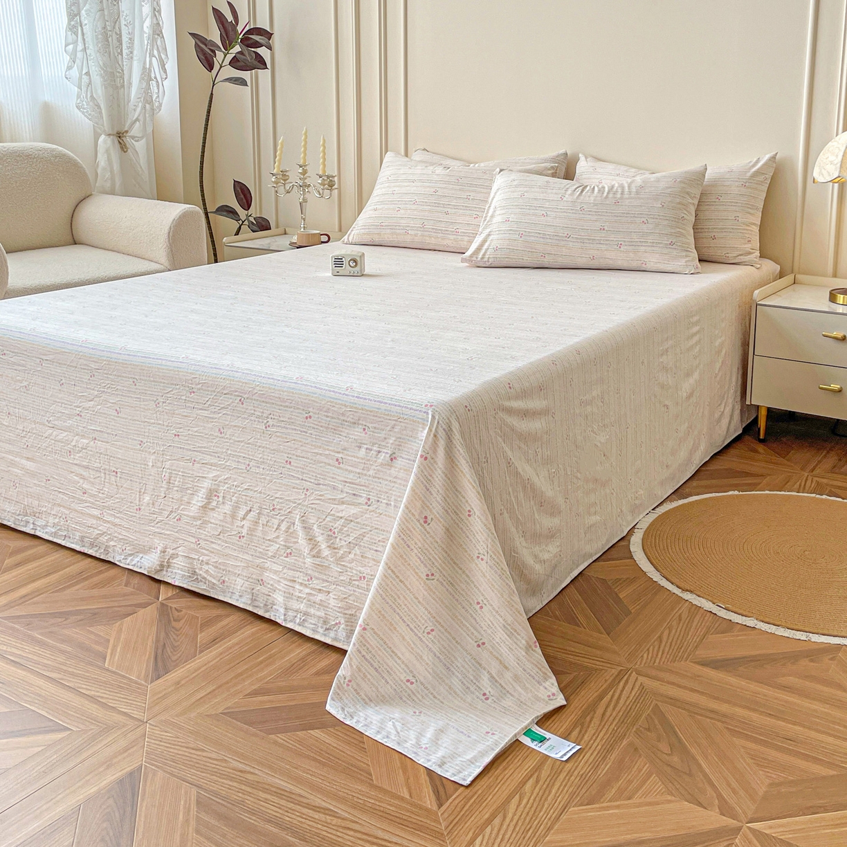 91家纺网 家纺一手货源 找家纺 纽缦家纺 2025新款水洗双层纱床单 甜樱恋曲