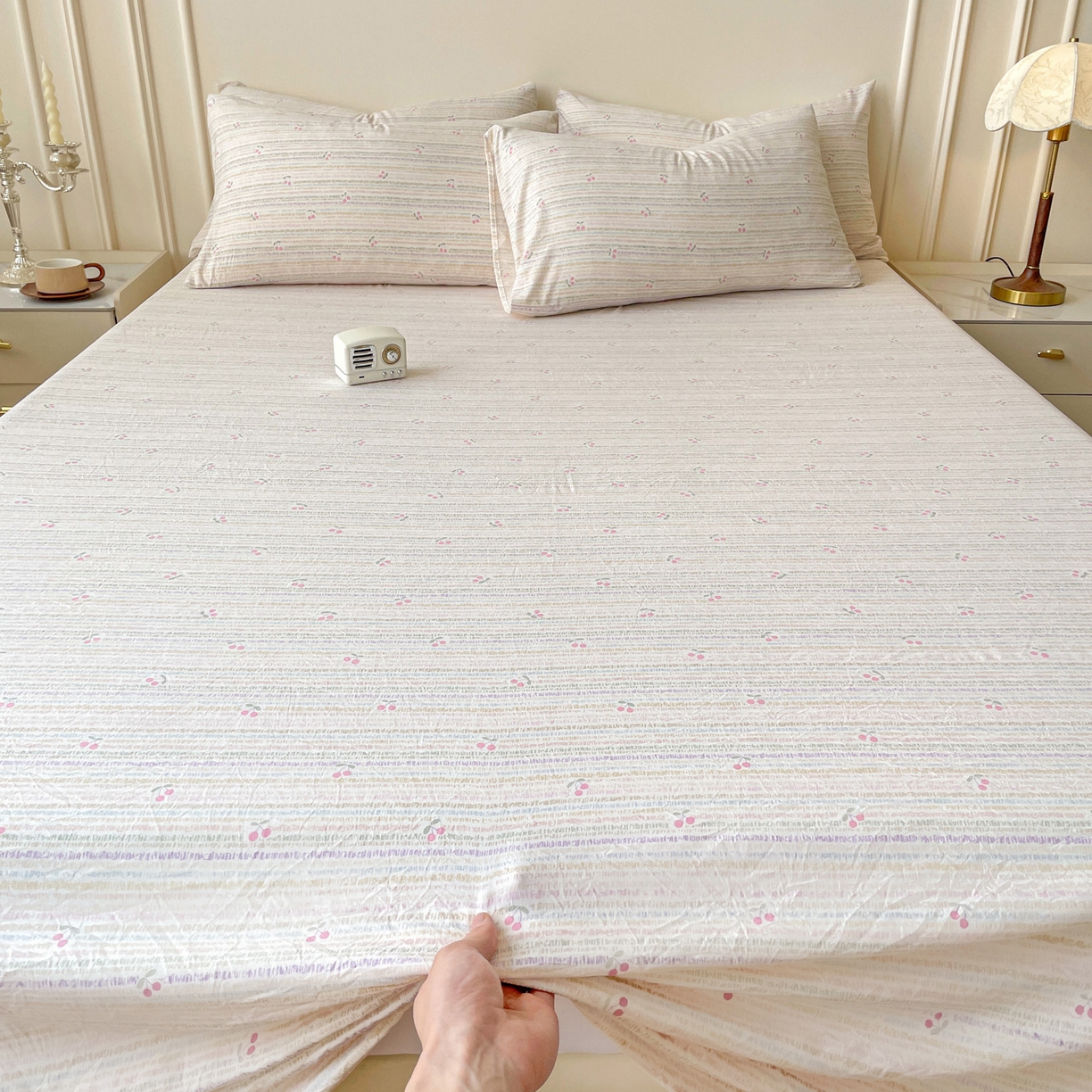 91家纺网 家纺一手货源 找家纺 纽缦家纺 2025新款水洗双层纱床单 甜樱恋曲