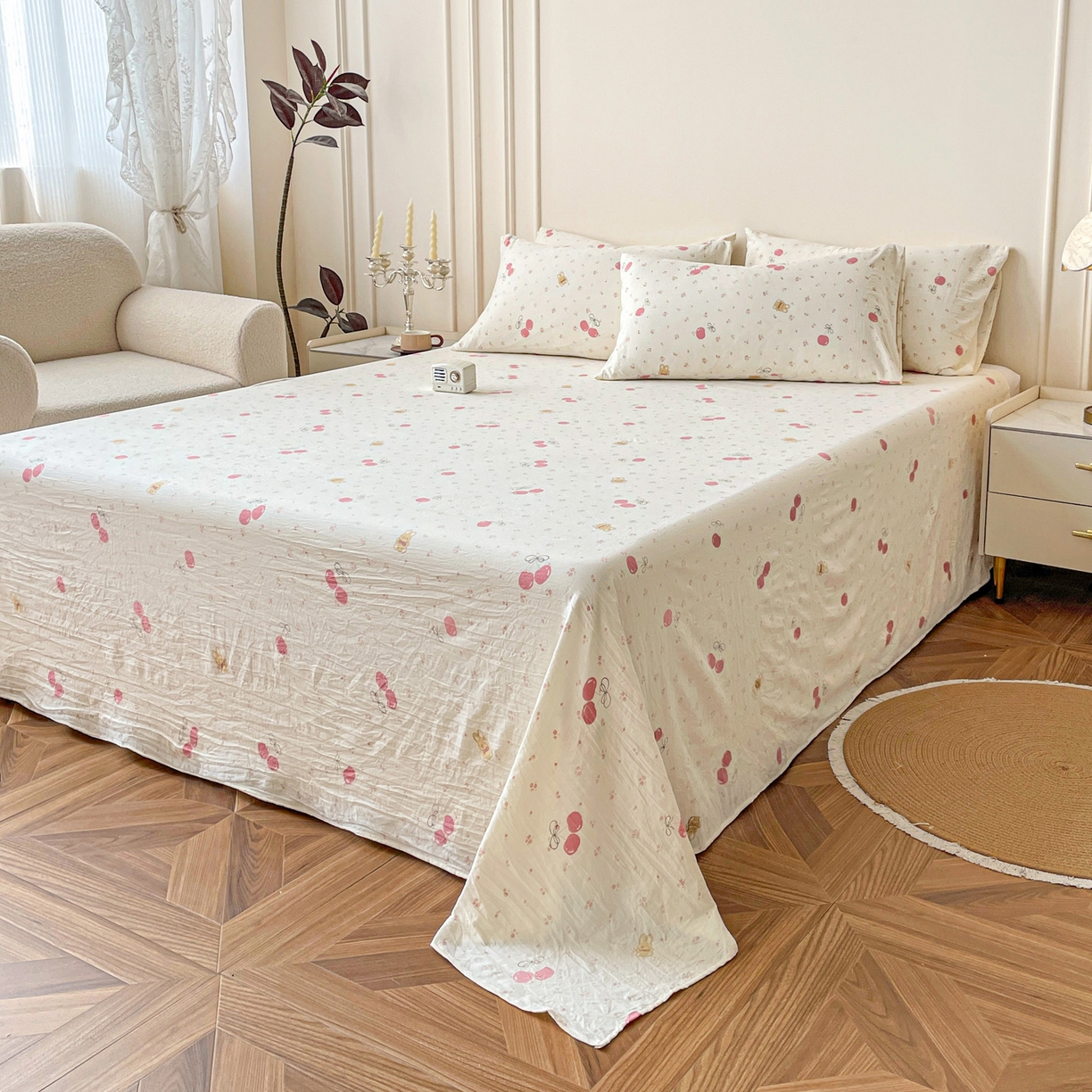 91家纺网 家纺一手货源 找家纺 纽缦家纺 2025新款水洗双层纱床单 摘樱桃的小熊