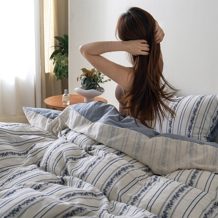 91家纺网 家纺一手货源 找家纺 （总）久典家居 2025新款60S复古色织双层纱提花四件套