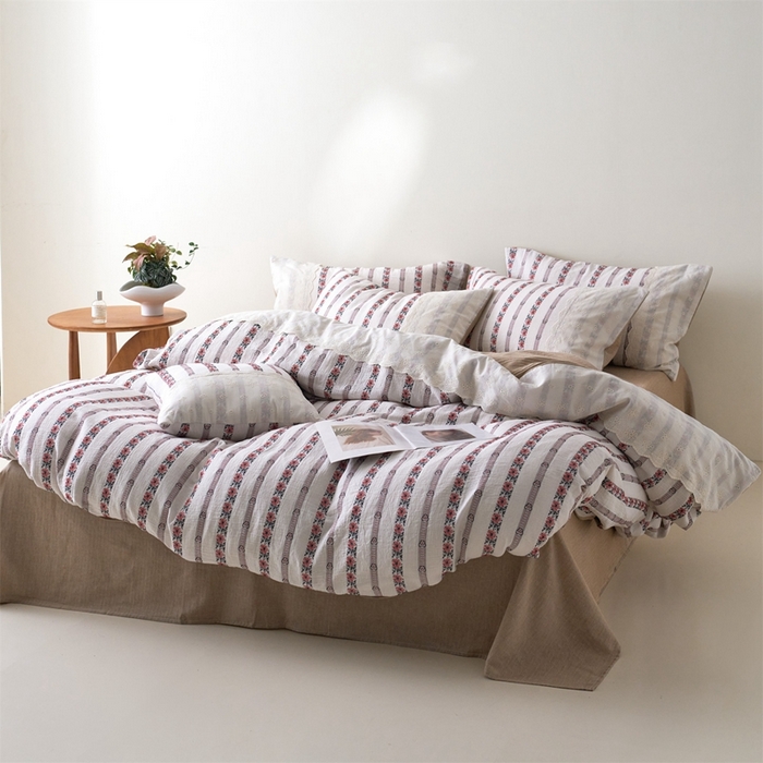 91家纺网 家纺一手货源 找家纺 久典家居 2025新款60S复古色织双层纱提花四件套 礼花颂